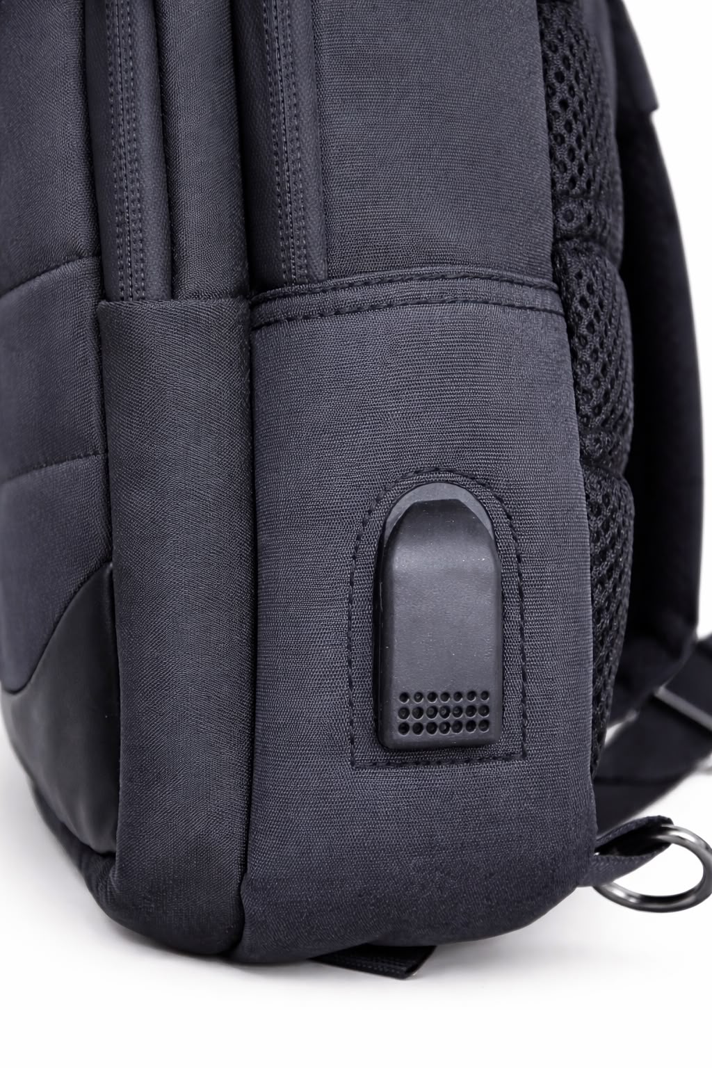 BOLSO ANTIRROBO MEDIANO EN LONA, CON ENTRADA USB.